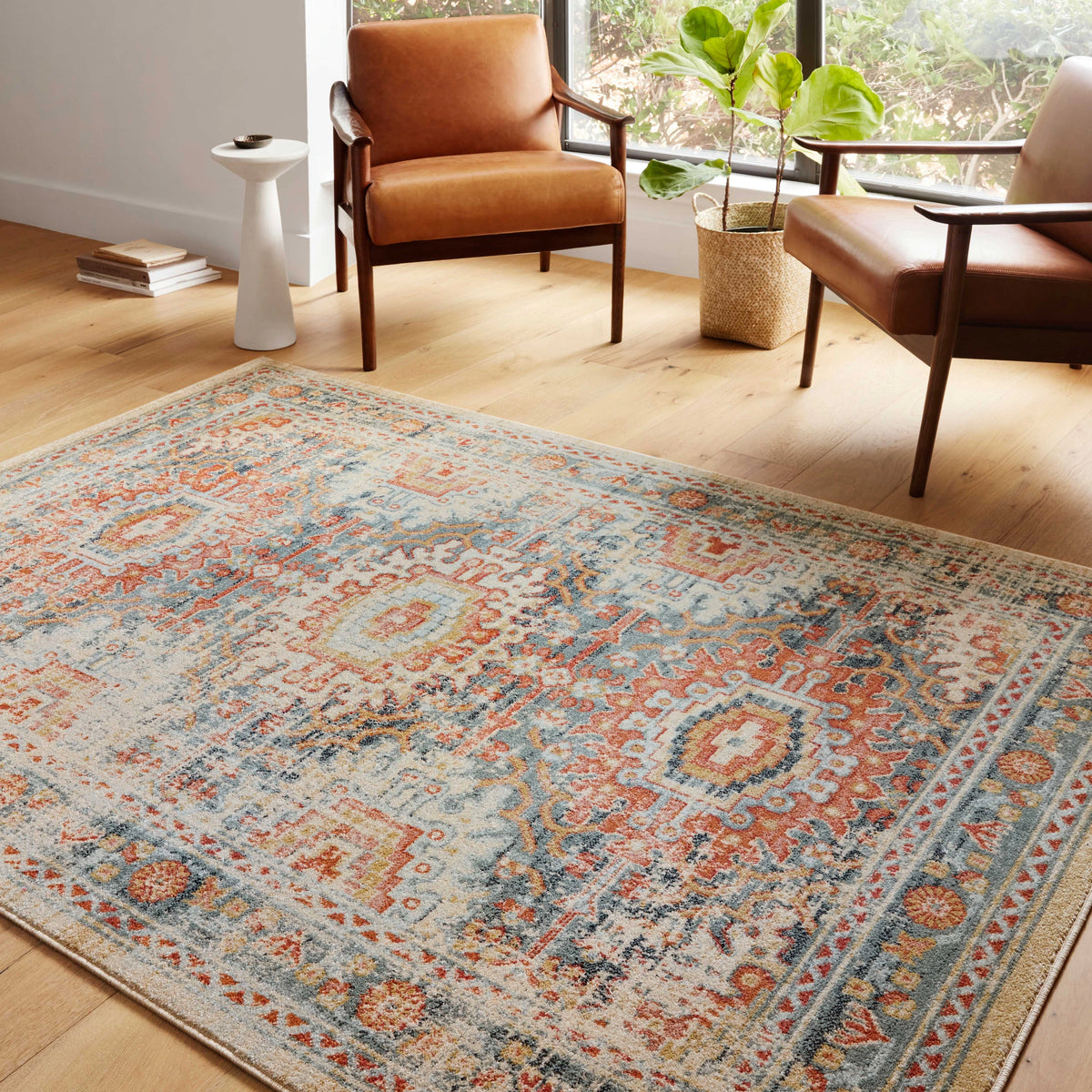 Alexander Home Luxe Fireside Antiqued Distressed Area Rug