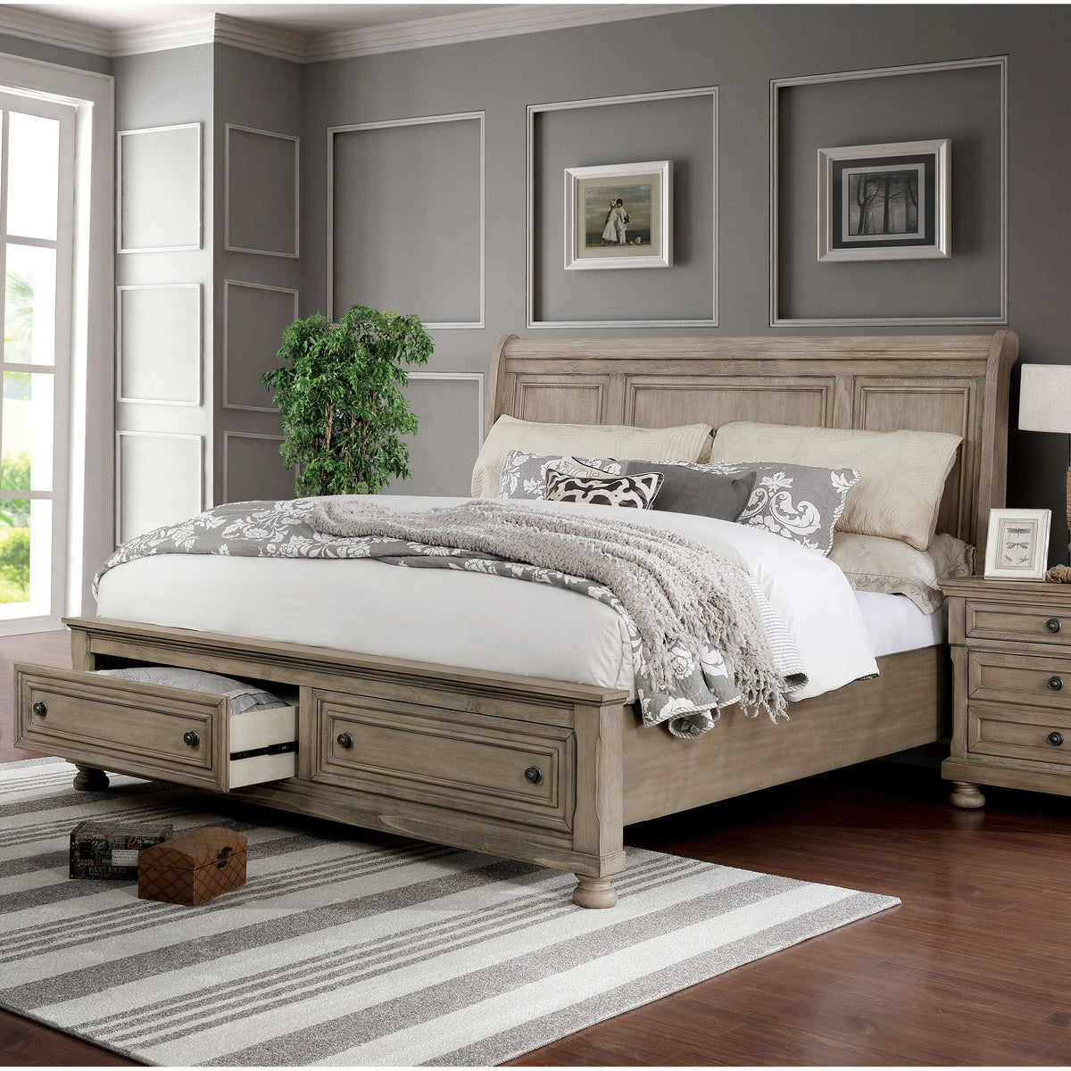 Furniture of America Nahkohe Rustic Grey Wood 2-drawer Sleigh Bed