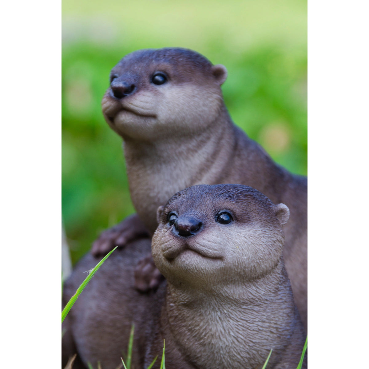 Playful Otters - Ultra Realistic Garden Statue