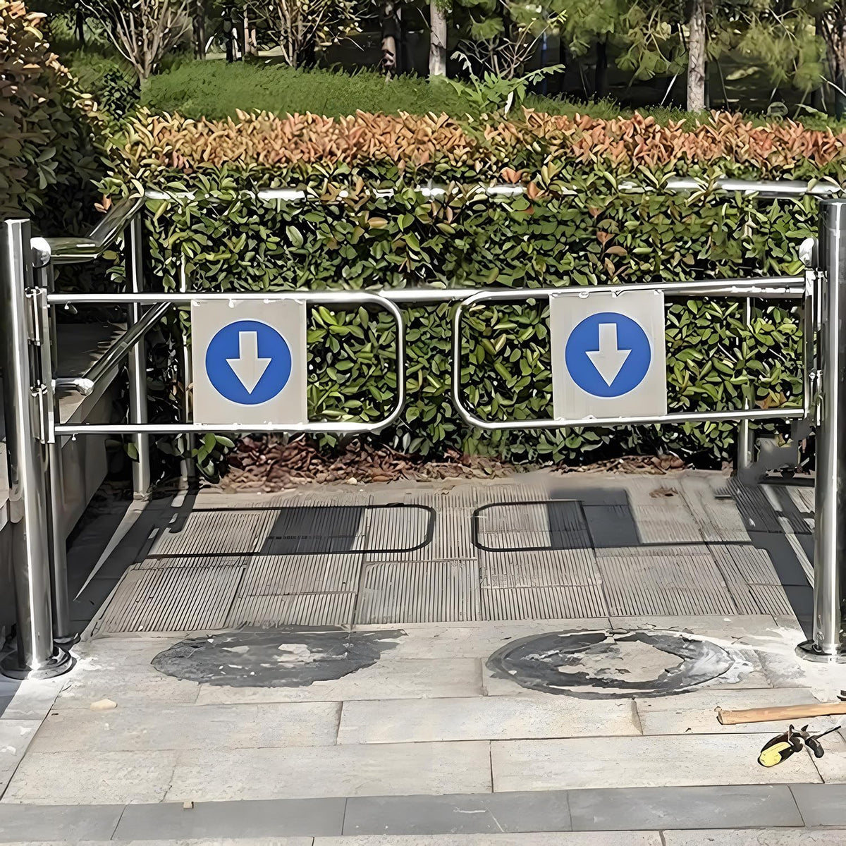 Automatic Rebound Swing Gate with Spring,1-Way Swing Entrance Door, 90° Open Pedestrian Gate, Supermarket Cashier Counter One-Way Metal Door for Store/Library 170x100cm